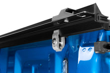 Load image into Gallery viewer, Lund 19-23 RAM 1500 (6.5ft Bed w/o RamBox Cargo Mgmt) Genesis Roll Up Tonneau Cover - Black