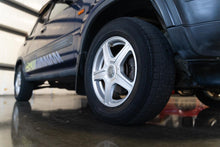 Load image into Gallery viewer, 1996 Honda CRV