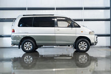 Load image into Gallery viewer, 1995 Mitsubishi Delica