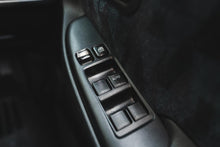 Load image into Gallery viewer, 1996 Nissan Bluebird