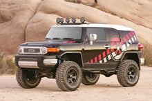 Load image into Gallery viewer, Fabtech 06-09 Toyota FJ 4WD 6in Perf Sys w/Dlss 2.5C/Os & Rr Dlss