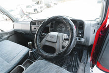Load image into Gallery viewer, 1995 Mitsubishi Canter