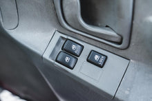 Load image into Gallery viewer, 1995 Mitsubishi Canter