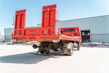 Load image into Gallery viewer, 1995 Mitsubishi Canter