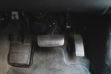 Load image into Gallery viewer, 1997 Nissan Stagea