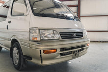 Load image into Gallery viewer, 1996 Toyota Hiace