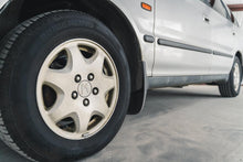 Load image into Gallery viewer, 1996 Honda Odyssey