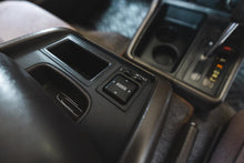 Load image into Gallery viewer, 1996 Toyota Hiace