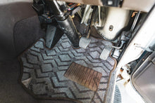 Load image into Gallery viewer, 1996 Toyota Hiace