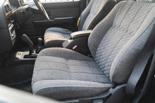 Load image into Gallery viewer, 1996 Toyota Hilux