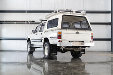 Load image into Gallery viewer, 1990 Toyota Hilux