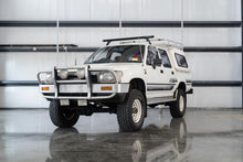 Load image into Gallery viewer, 1990 Toyota Hilux