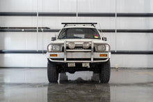 Load image into Gallery viewer, 1990 Toyota Hilux