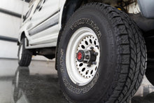 Load image into Gallery viewer, 1990 Toyota Hilux