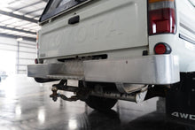 Load image into Gallery viewer, 1990 Toyota Hilux