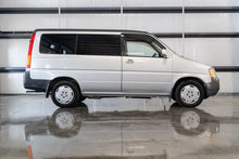 Load image into Gallery viewer, 1997 Honda Stepwgn