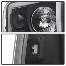 Load image into Gallery viewer, Spyder 99-04 Ford F250 Super Duty Projector Headlights - Light Bar - Black PRO-YD-FF25099V2-LB-BK
