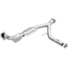 Load image into Gallery viewer, MagnaFlow Conv DF 03-04 Ford Expedition 5.4L V8 Passenger Side
