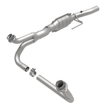 Load image into Gallery viewer, MagnaFlow Conv DF 00-01 Dodge Ram 3500 Van
