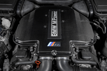 Load image into Gallery viewer, Eventuri BMW E39 M5 / E52 Z8 (S62) Black Carbon Plenum Lid - No Emblem
