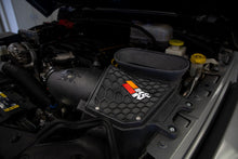 Load image into Gallery viewer, K&amp;N 21-22 Jeep Wrangler JL V8-6.4L Aircharger Performance Intake

