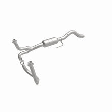 Load image into Gallery viewer, MagnaFlow Converter Direct Fit California Grade 00-01 Dodge Durango 5.9L
