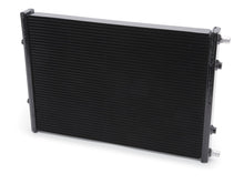 Load image into Gallery viewer, Edelbrock Heat Exchanger Dual Pass Single Row 24in x 16.5in x 2.12in - Black
