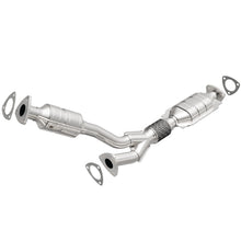 Load image into Gallery viewer, MagnaFlow Conv DF 00-03 Saturn LS 3.0L Rear
