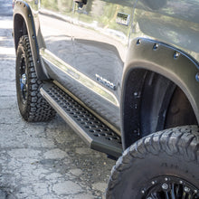 Load image into Gallery viewer, Go Rhino 2022 Toyota Tundra Crew Max 4dr RB20 Kit w/RB20 Running Board + Brkts - Tex. Blk

