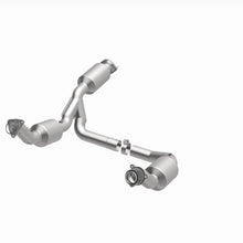 Load image into Gallery viewer, MagnaFlow 2021 Chevrolet Express 2500 4.3L Underbody Direct-Fit Catalytic Converter

