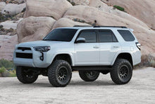 Load image into Gallery viewer, Fabtech 10-15 Toyota 4Runner 4WD 6in Perf Sys w/Dl 2.5C/O &amp; 2.25

