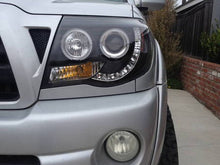 Load image into Gallery viewer, Spyder Toyota Tacoma 05-11 Projector Headlights LED Halo LED Black High H1 Low H1 PRO-YD-TT05-HL-BK
