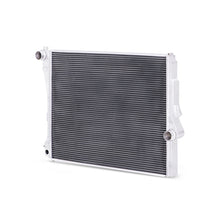 Load image into Gallery viewer, Mishimoto 99-06 BMW 323i/323i/328i/330i w/ Auto Transmission Performance Aluminum Radiator
