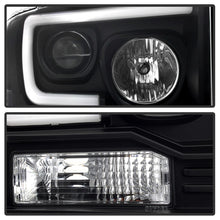 Load image into Gallery viewer, Spyder Ford F250/350/450 05-07 Projector Headlights - Light Bar DRL LED - Black PRO-YD-FS05V2-LB-BK
