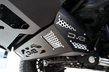 Load image into Gallery viewer, DV8 Offroad 21-22 Ford Bronco Front Skid Plate
