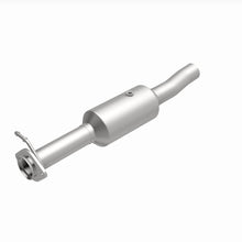 Load image into Gallery viewer, MagnaFlow 09-10 Ford F-550 Super Duty V10 6.8L Rear Underbody Direct Fit Catalytic Converter
