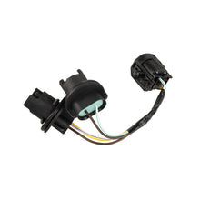 Load image into Gallery viewer, Omix Tail Light Wiring w/o bulb Left or Right- 07-18 JK
