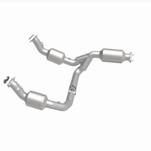 Load image into Gallery viewer, MagnaFlow 2021 Chevrolet Express 2500 4.3L Underbody Direct-Fit Catalytic Converter
