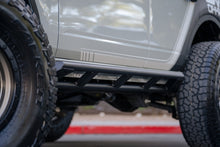 Load image into Gallery viewer, DV8 Offroad 21-22 Ford Bronco FS-15 Series Rock Sliders
