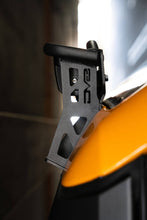 Load image into Gallery viewer, DV8 21+ Ford Bronco Curved Light Bracket for 12 3in. Pod Lights
