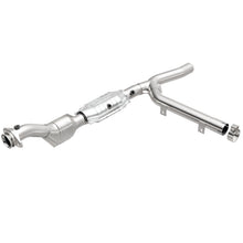 Load image into Gallery viewer, MagnaFlow Conv DF 97-98 Ford Trucks 4.6L
