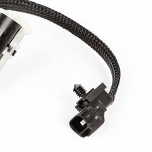 Load image into Gallery viewer, Omix Sensor Clutch Pedal Position- 97-06 Wrangler
