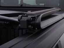 Load image into Gallery viewer, Lund 07-13 Toyota Tundra (6.5ft Bed) Genesis Tri-Fold Tonneau Cover - Black
