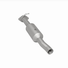 Load image into Gallery viewer, MagnaFlow 09-10 Ford F-550 Super Duty V10 6.8L Rear Underbody Direct Fit Catalytic Converter
