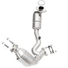 Load image into Gallery viewer, MagnaFlow Conv DF 00-03 Ford Taurus 3.0L fron
