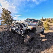 Load image into Gallery viewer, Oracle Oculus Bi-LED Projector Headlights for Jeep JL/Gladiator JT - Satin Silver - 5500K
