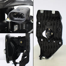 Load image into Gallery viewer, Spyder Ford F250 F350 F450 F550 XLT 2011-2016 OEM Style Fog Lights W/Switch- Clear FL-FF25011-C
