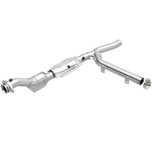 Load image into Gallery viewer, MagnaFlow Conv DF F150 Truck 97-98 V8 4.6L 2W
