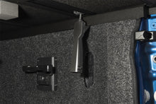 Load image into Gallery viewer, Extang 17-19 Nissan Titan (5ft 6in) (w/Rail System) Solid Fold 2.0
