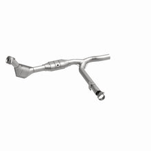 Load image into Gallery viewer, MagnaFlow Conv DF 99-00 Ford F-150 4.6L
